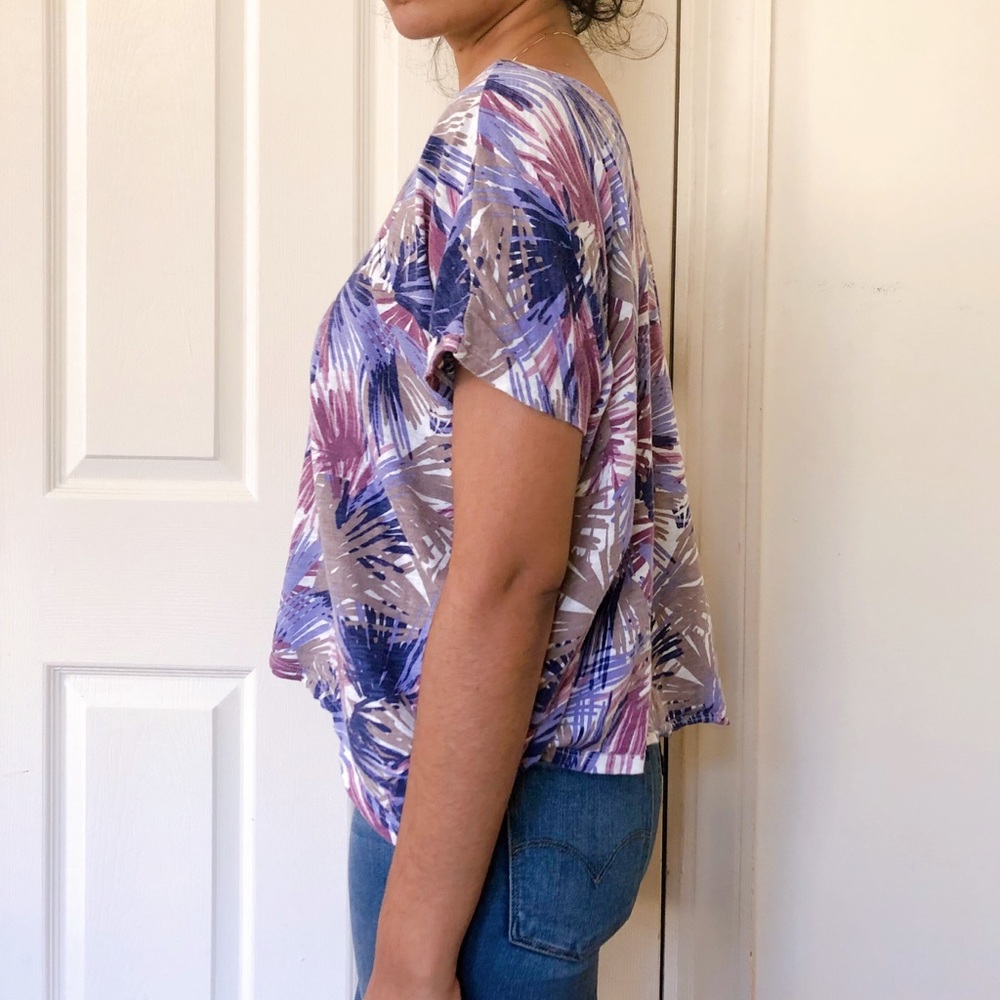 Cropped purple flower tee XS TT
